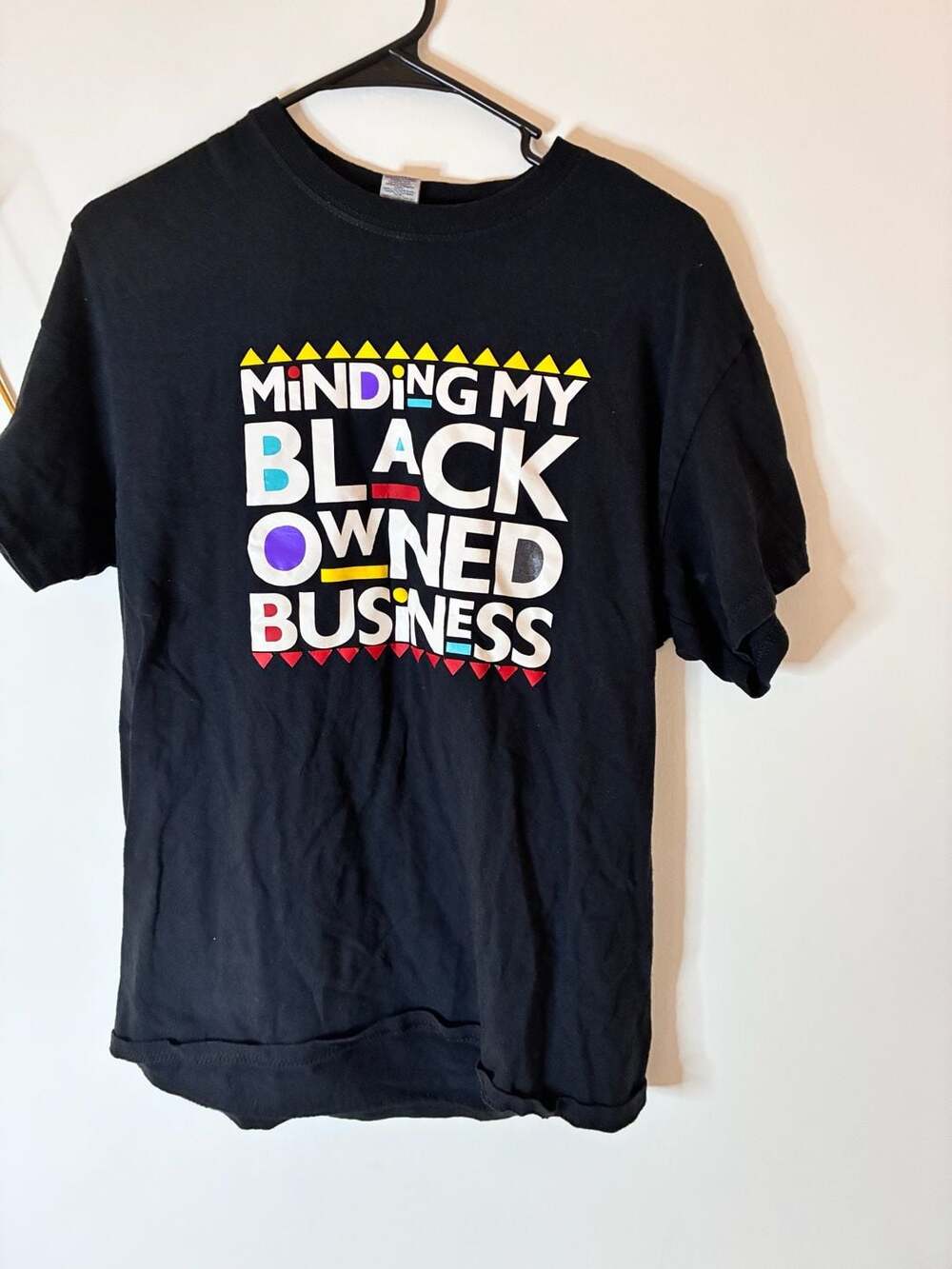 Gildan Minding My Black Owned Business Graphic T-Shirt Size M